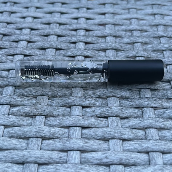 Brand New MAC Brow Set - Picture 2 of 2